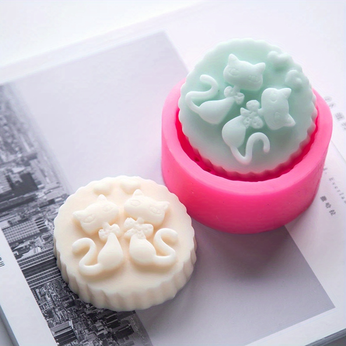 Soap Making Instructions - 1ピースシリコン製猫型石鹸型 - 丸型DIYキャンドル作成型、手作り石鹸、石膏工芸品、キャンドルワックス用 - かわいい動物型B